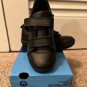 Boys Stride Rite Velcro closure size 1M